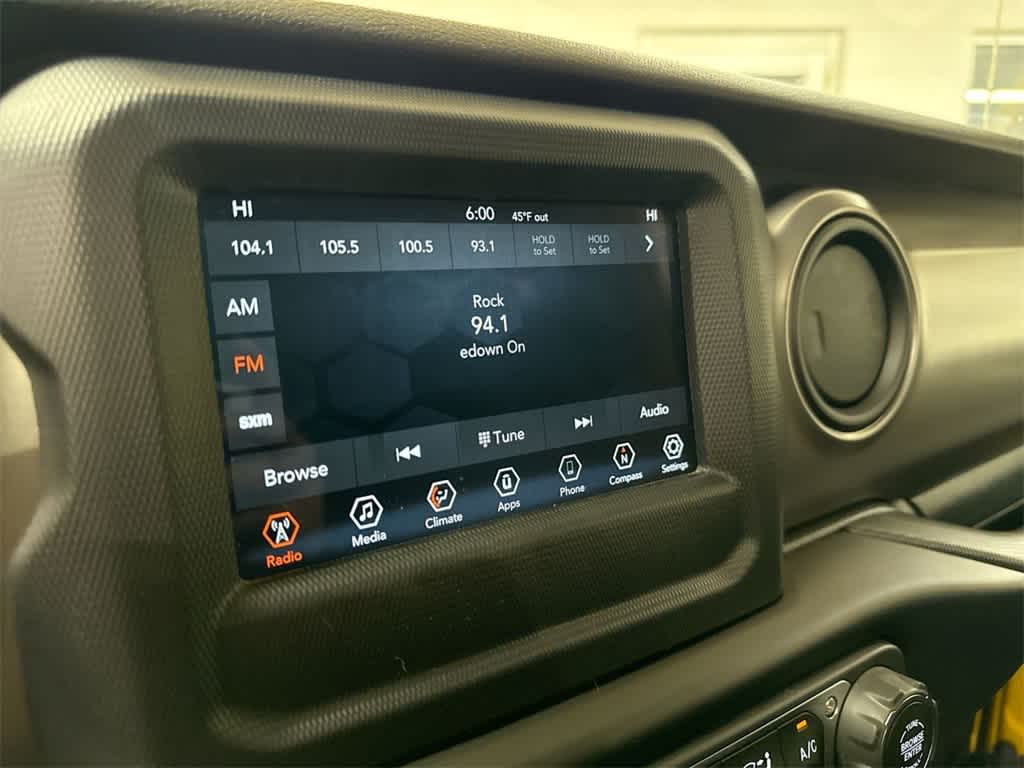 Thumbnail: 2020 Jeep Wrangler - 29