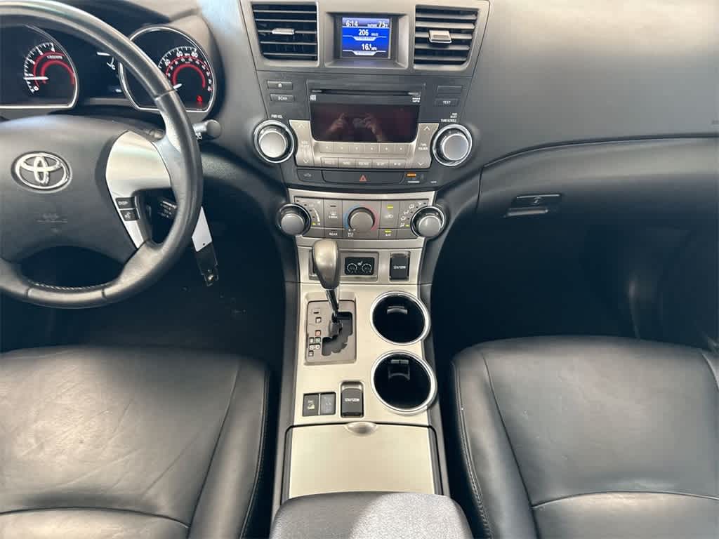 Thumbnail: 2012 Toyota Highlander - 30