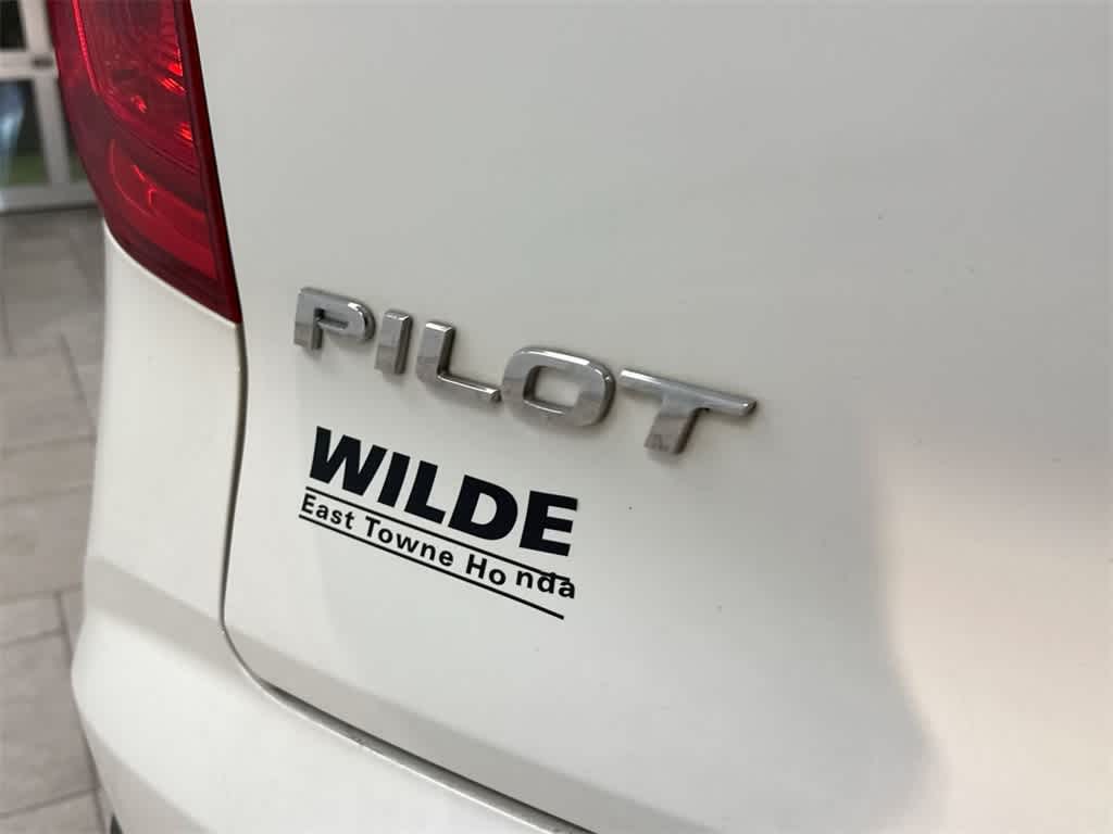 Thumbnail: 2017 Honda Pilot - 13