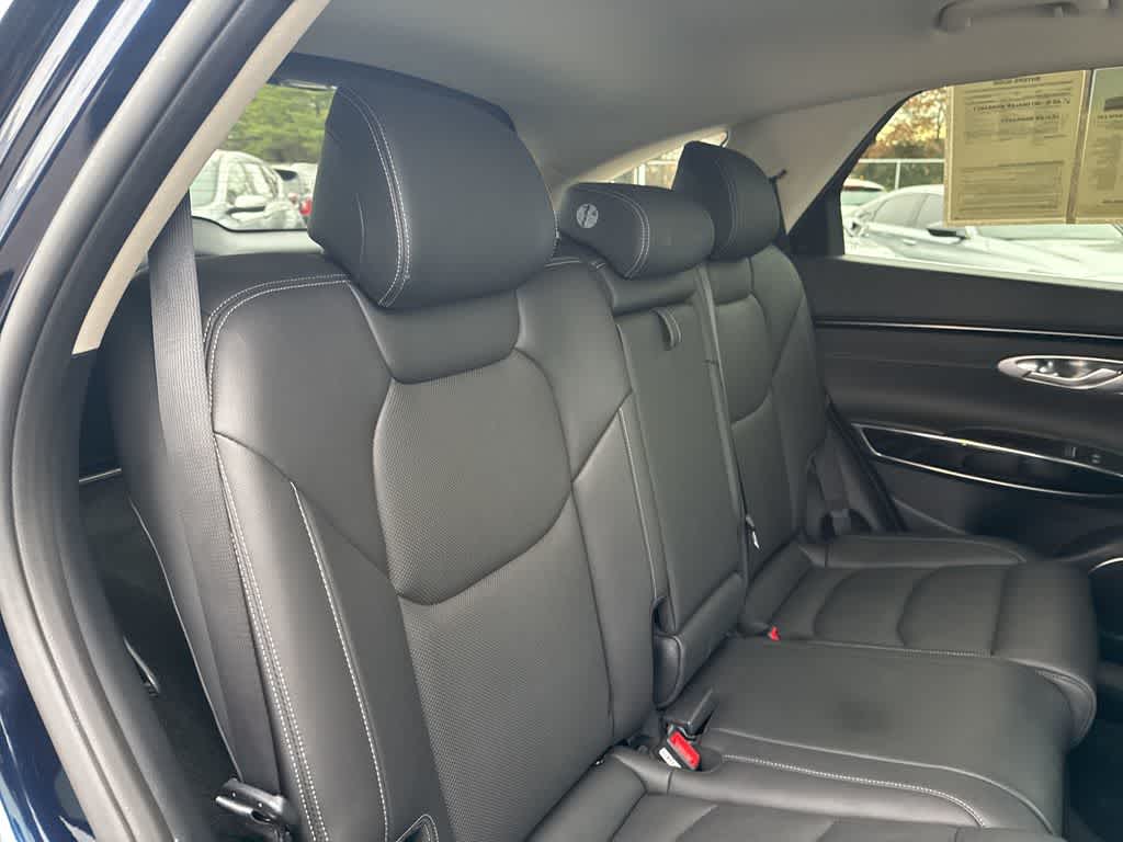 Thumbnail: 2023 Genesis GV70 - 16