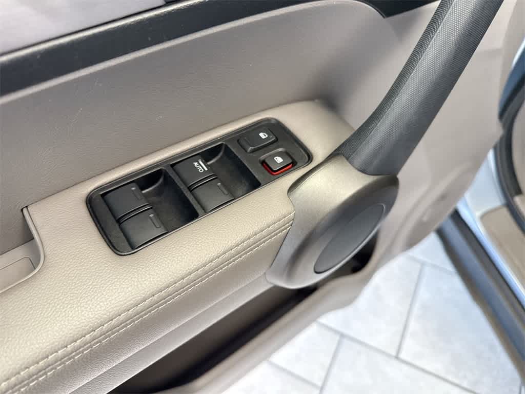 Thumbnail: 2011 Honda CR-V - 18