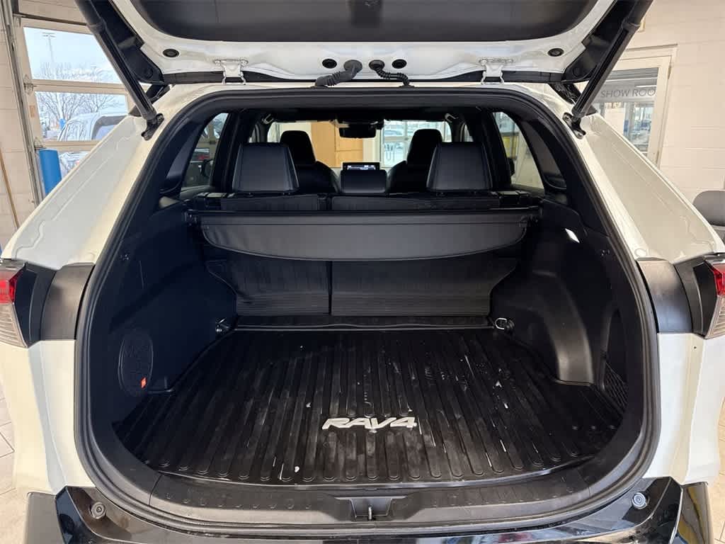 Thumbnail: 2022 Toyota RAV4 - 36