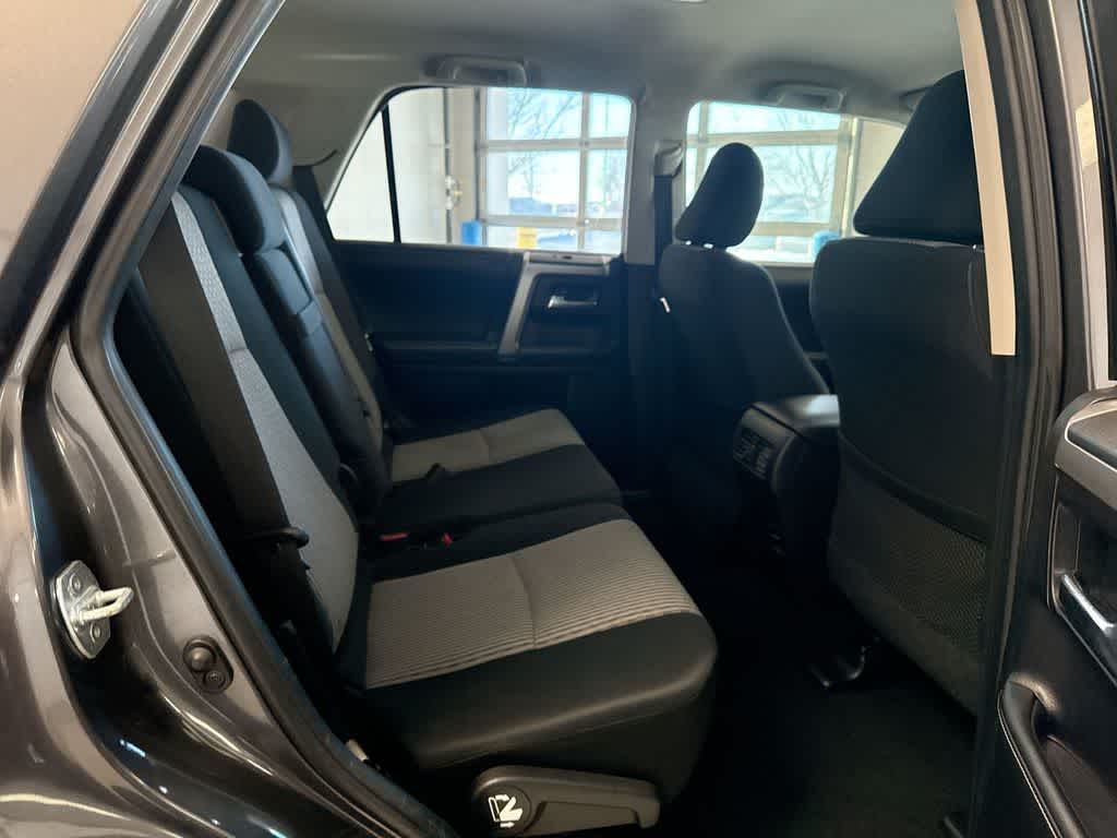 Thumbnail: 2015 Toyota 4Runner - 22