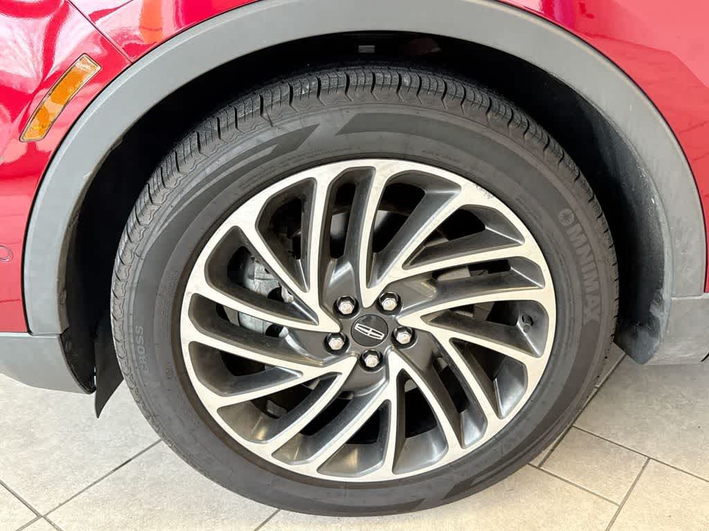 Thumbnail: 2019 Lincoln Nautilus - 14