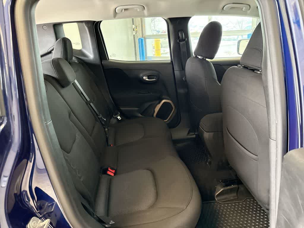 Thumbnail: 2016 Jeep Renegade - 21