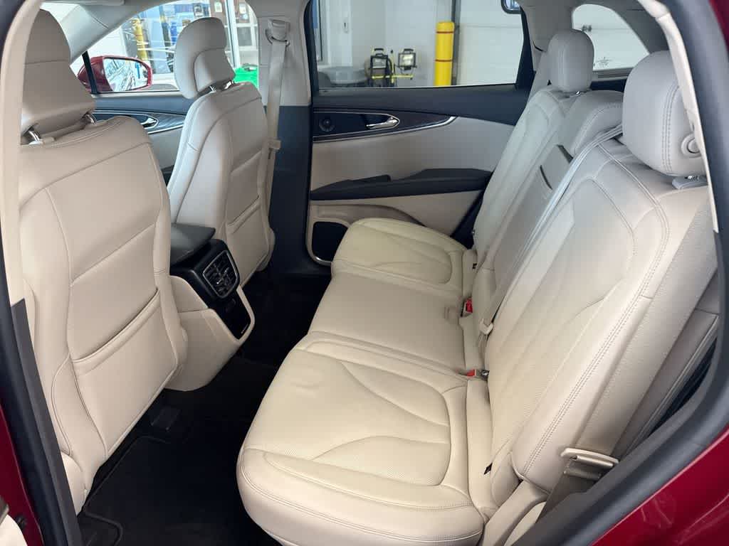 Thumbnail: 2019 Lincoln Nautilus - 21