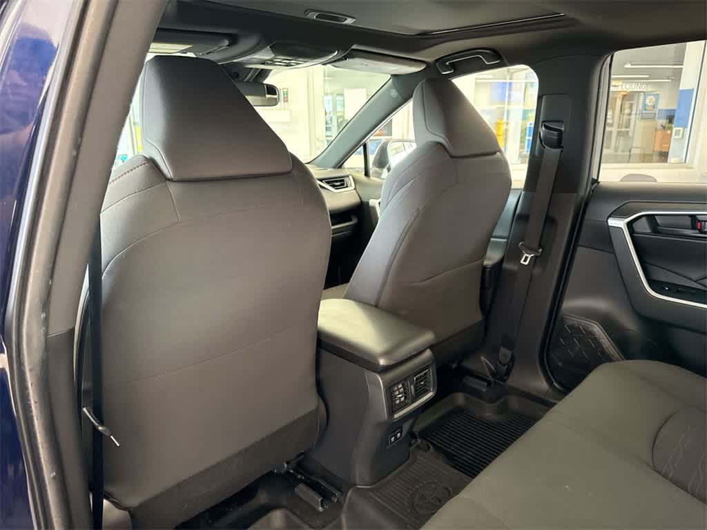 Thumbnail: 2021 Toyota RAV4 - 19