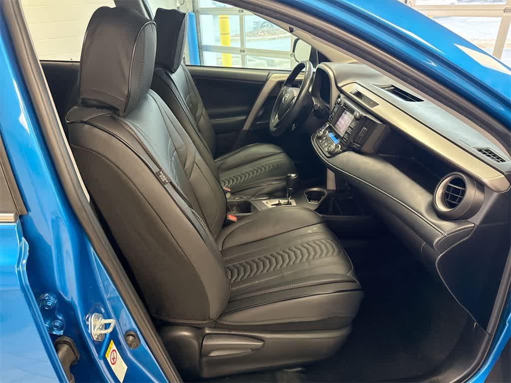 Thumbnail: 2018 Toyota RAV4 - 23