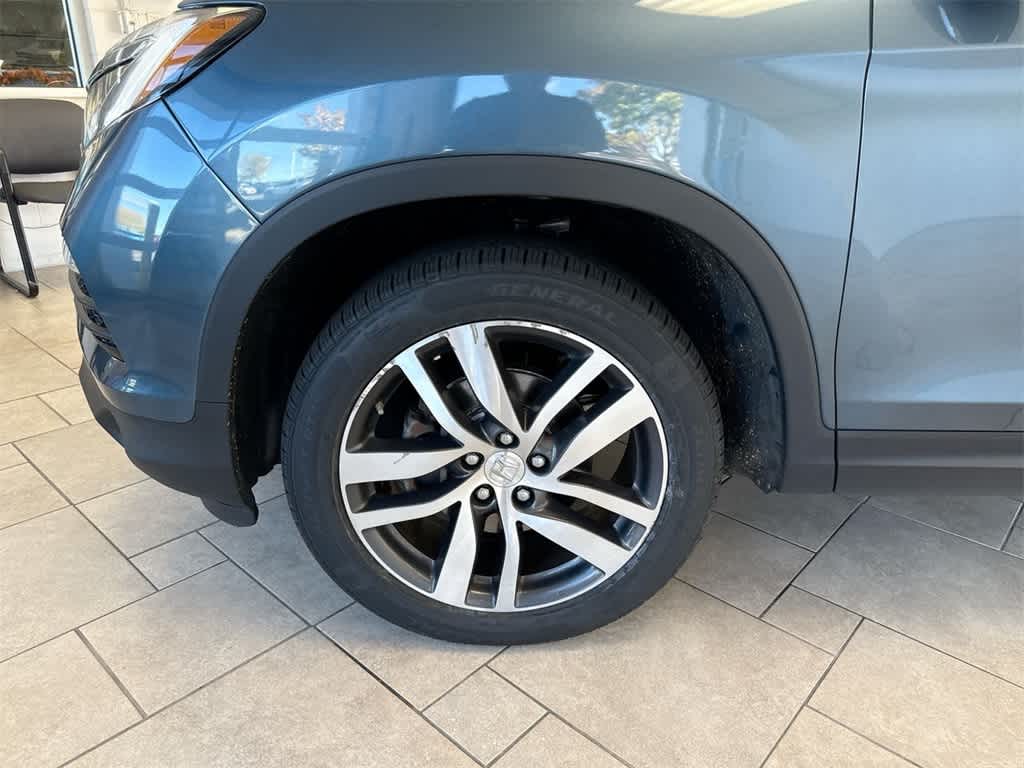 Thumbnail: 2017 Honda Pilot - 13