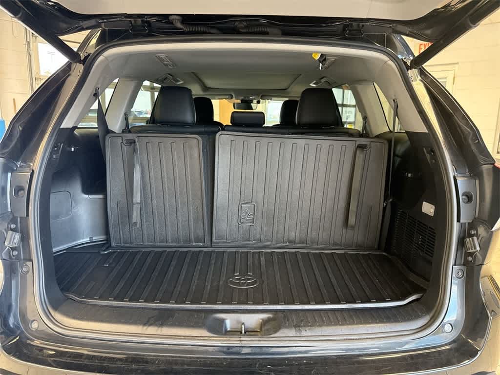 Thumbnail: 2018 Toyota Highlander - 38