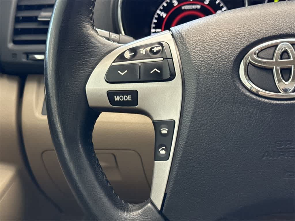 Thumbnail: 2013 Toyota Highlander - 26