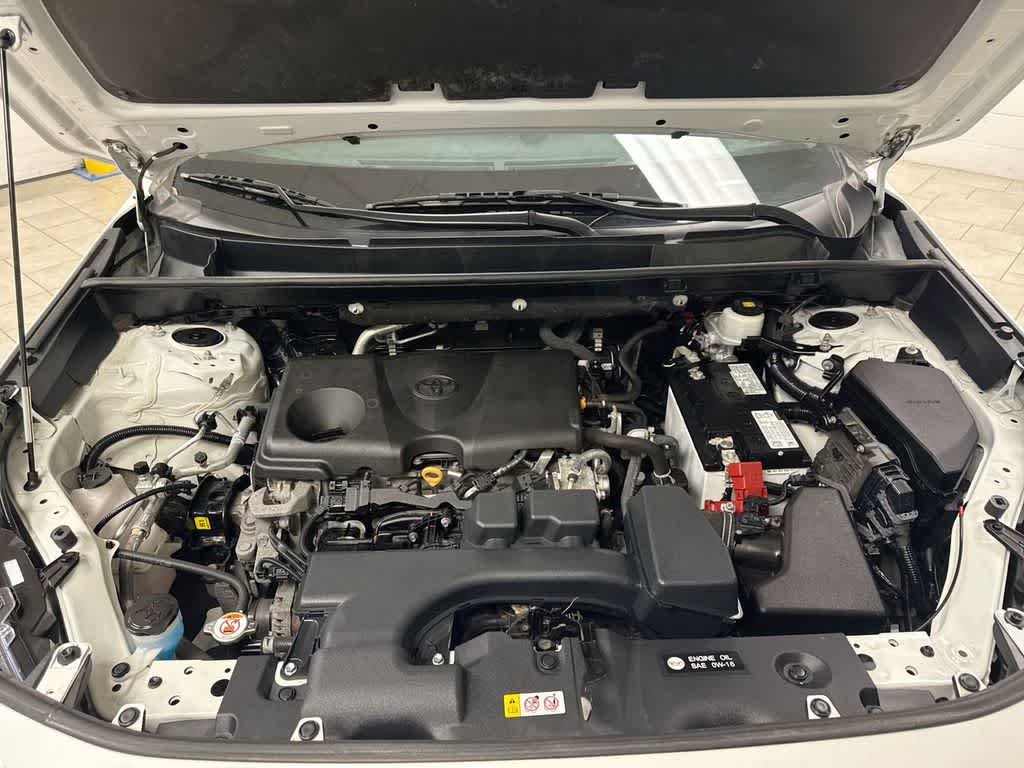 Thumbnail: 2022 Toyota RAV4 - 17