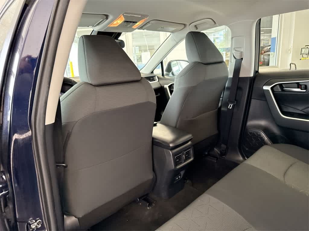 Thumbnail: 2020 Toyota RAV4 - 19