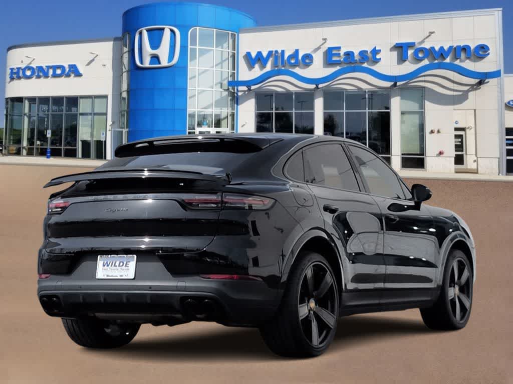 Thumbnail: 2022 Porsche  - 8