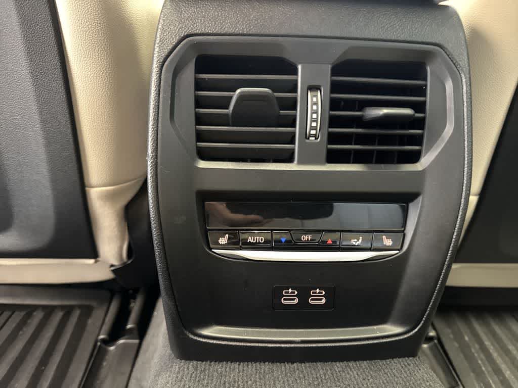 Thumbnail: 2025 BMW i4 - 42