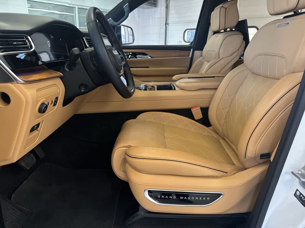 Thumbnail: 2023 Jeep Grand Wagoneer L - 19