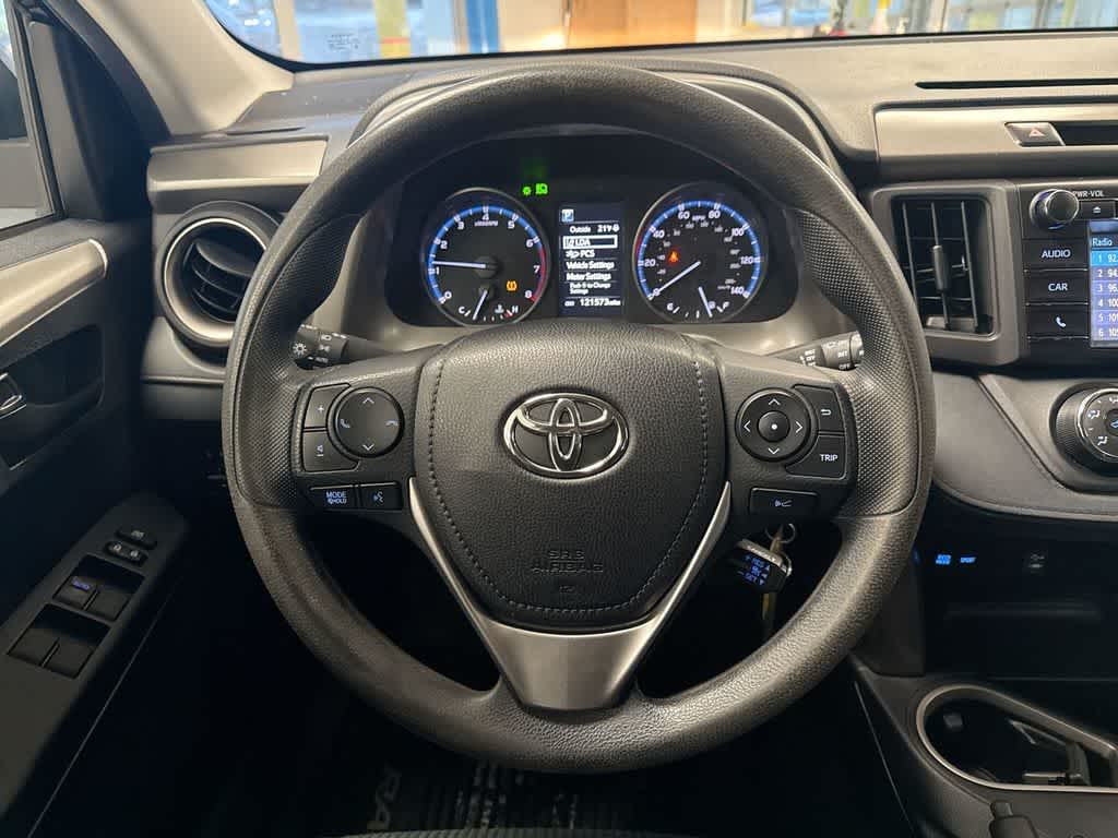 Thumbnail: 2018 Toyota RAV4 - 25