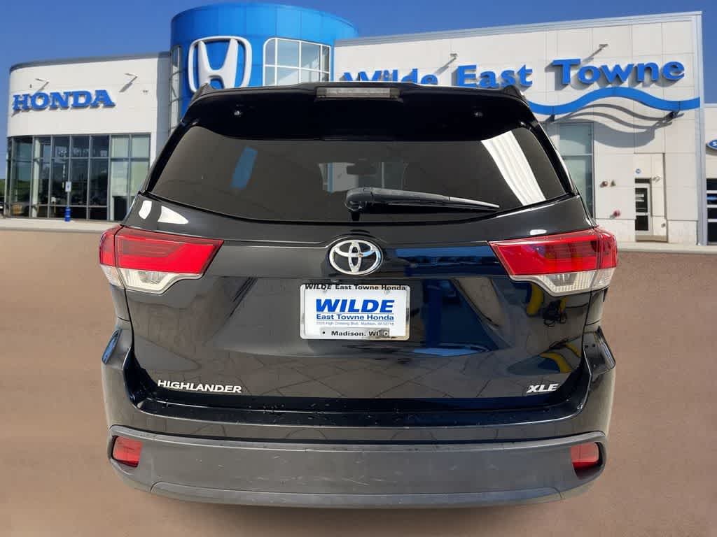 Thumbnail: 2019 Toyota Highlander - 7