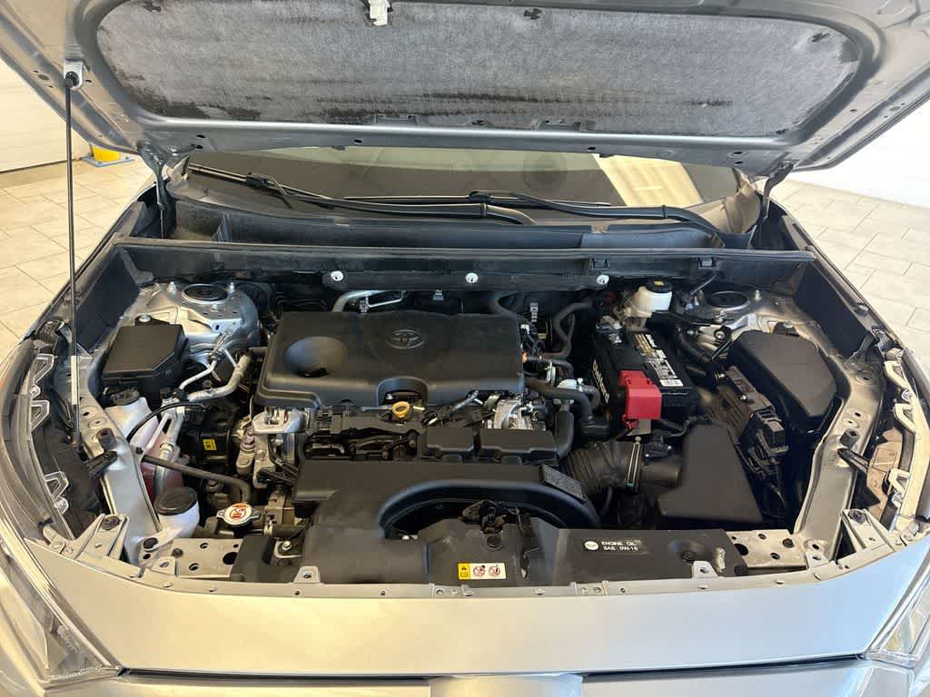 Thumbnail: 2021 Toyota RAV4 - 17