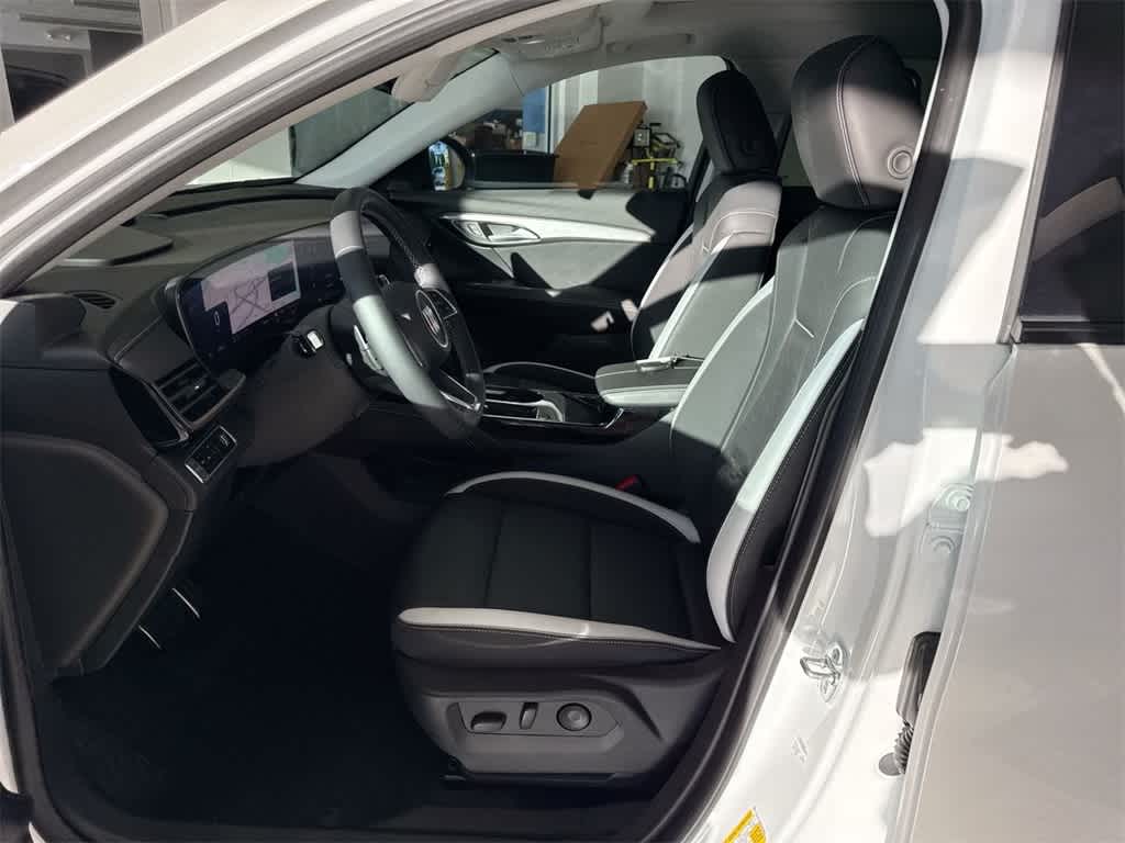 Thumbnail: 2025 Buick Envision - 17