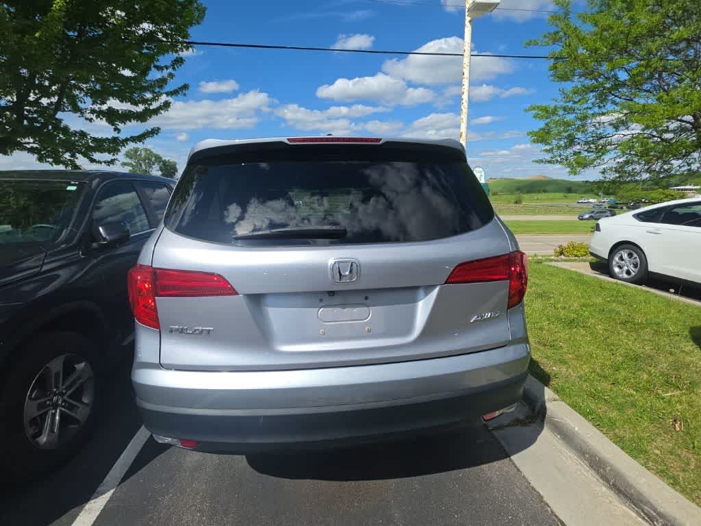 Thumbnail: 2016 Honda Pilot - 3