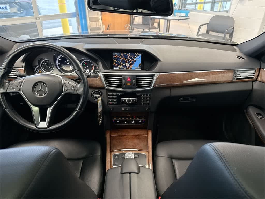 Thumbnail: 2012 Mercedes-Benz E-Class - 16