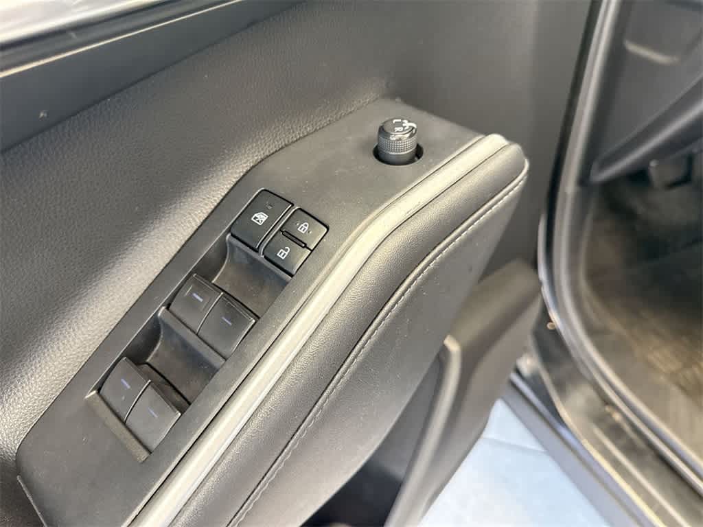 Thumbnail: 2022 Toyota Highlander - 18