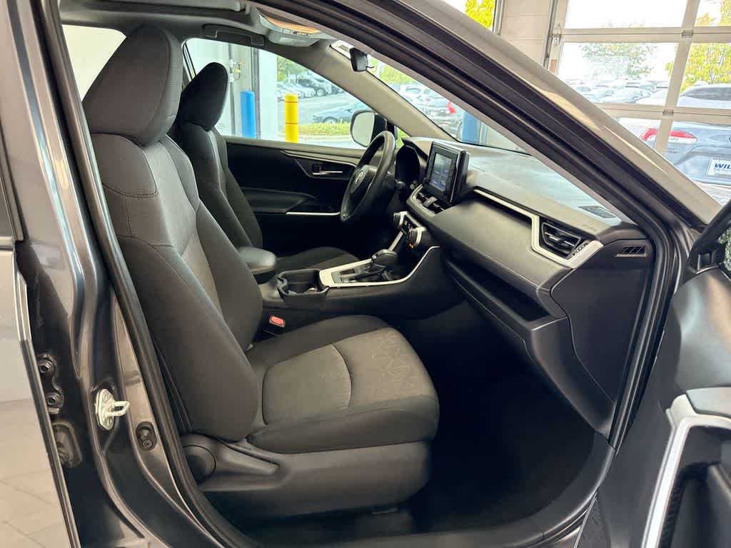 Thumbnail: 2019 Toyota RAV4 - 23