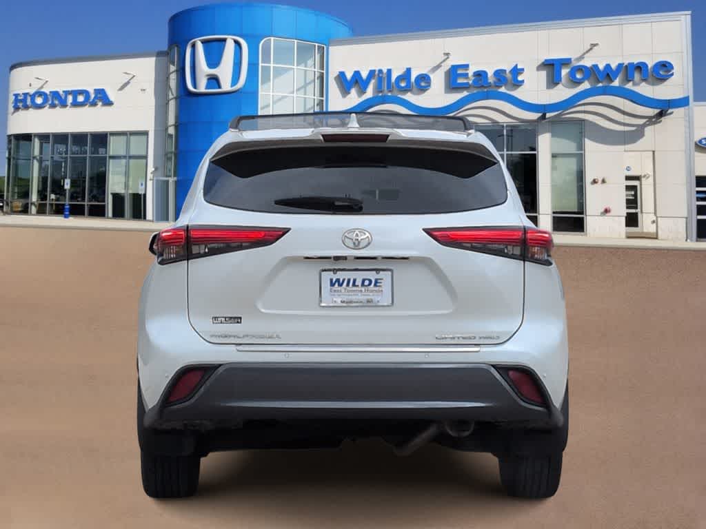 Thumbnail: 2020 Toyota Highlander - 7