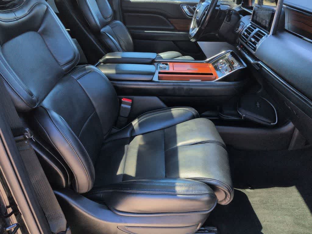 Thumbnail: 2018 Lincoln Navigator - 24