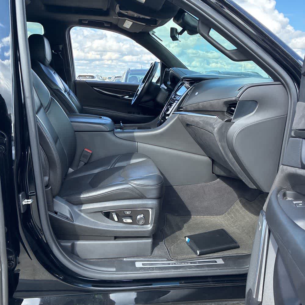 Thumbnail: 2020 Cadillac Escalade - 6