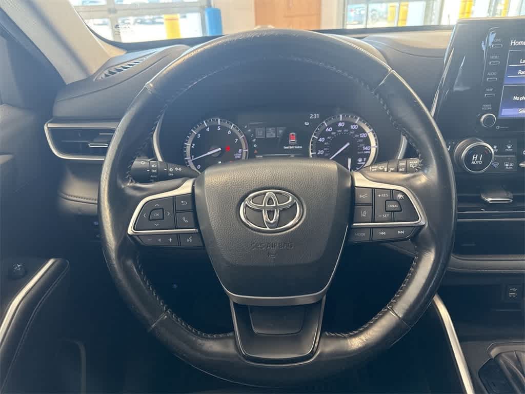 Thumbnail: 2022 Toyota Highlander - 25