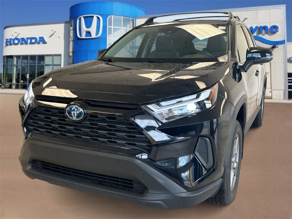 2022 Toyota RAV4 XLE's photo