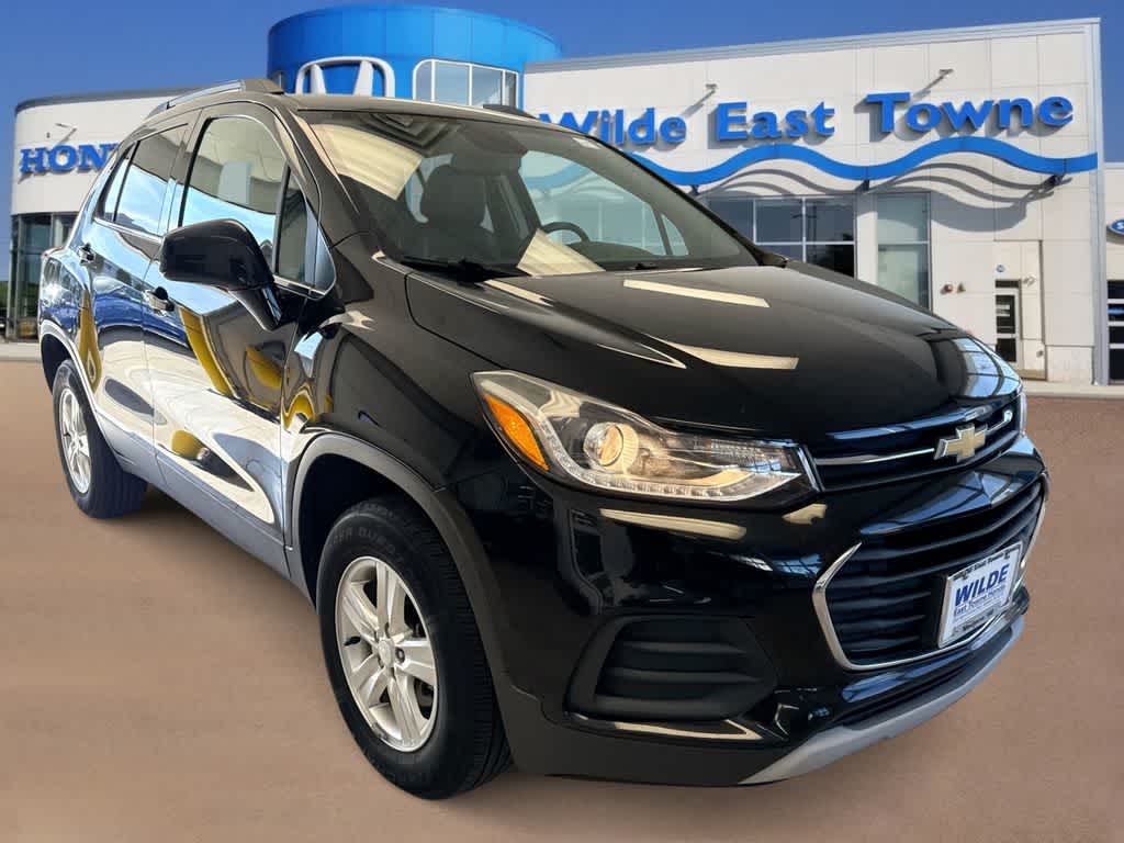 Thumbnail: 2018 Chevrolet Trax - 2