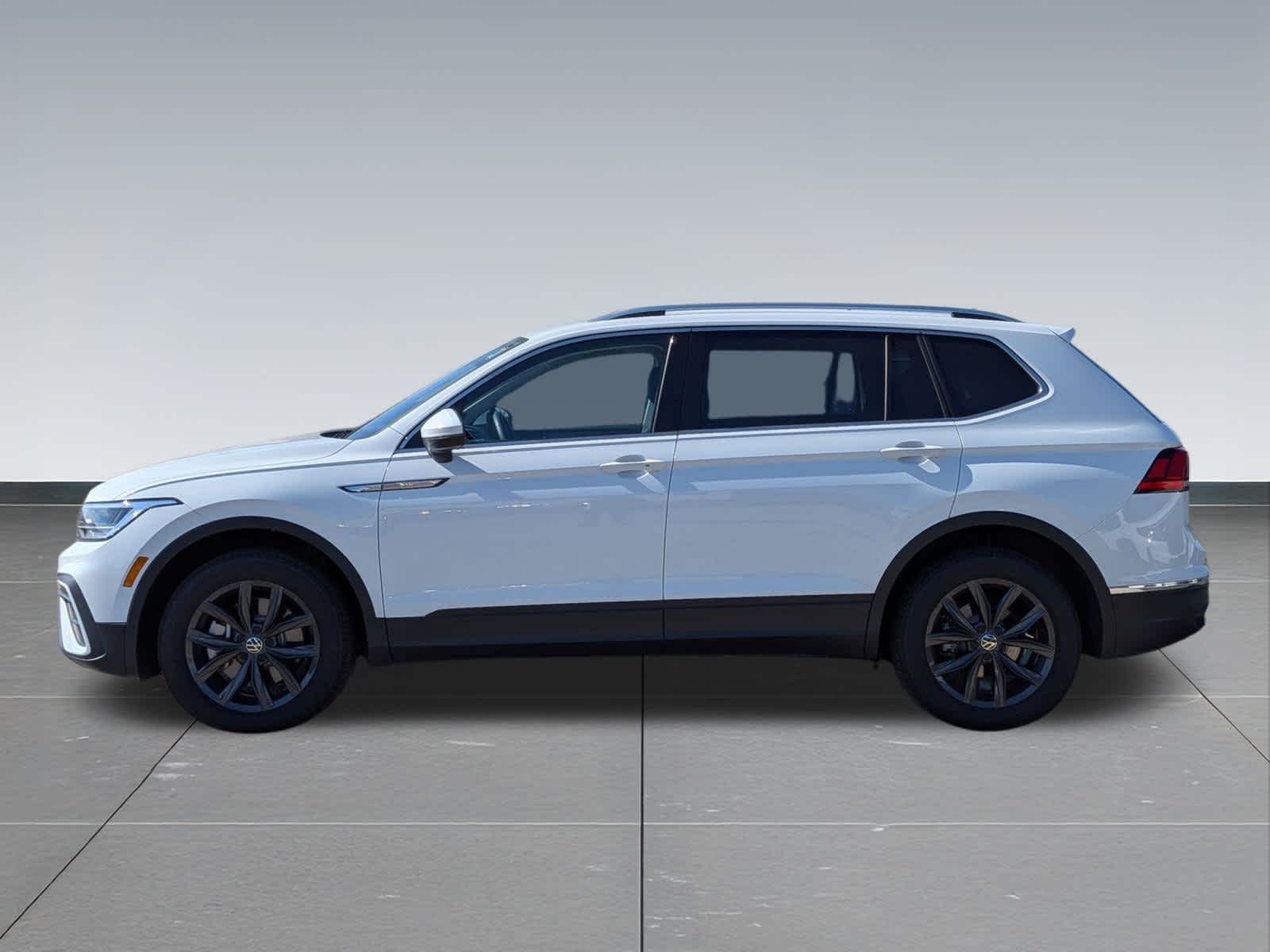 2024 Volkswagen Tiguan SE photo 2