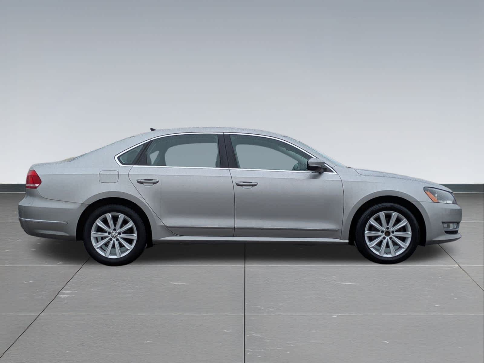 Thumbnail: 2013 Volkswagen Passat - 7