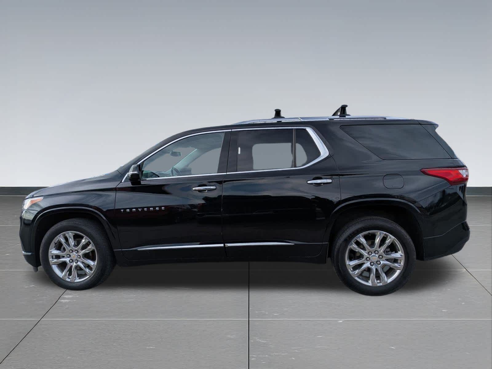 Thumbnail: 2019 Chevrolet Traverse - 3