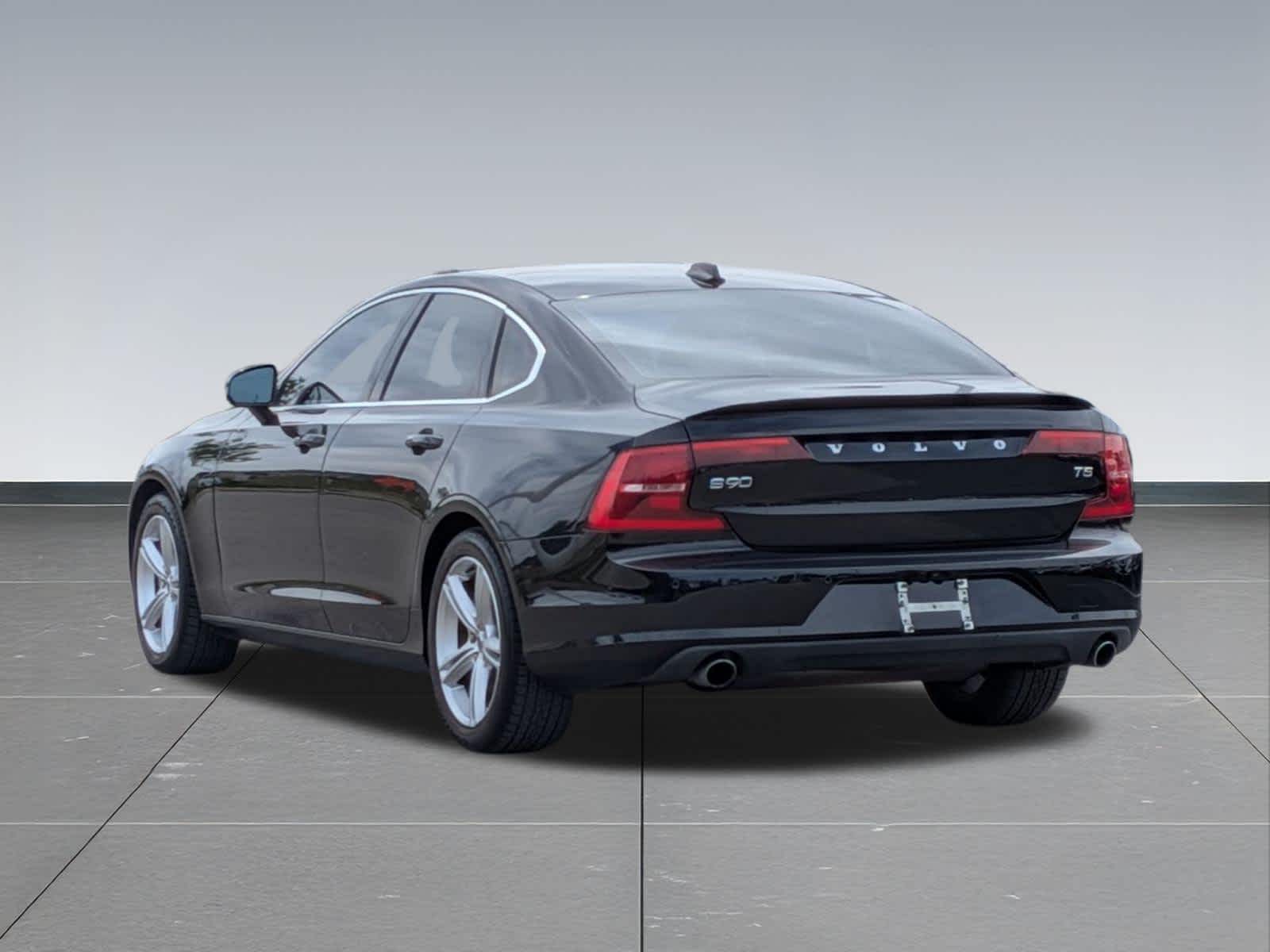 Thumbnail: 2017 Volvo S90 - 3