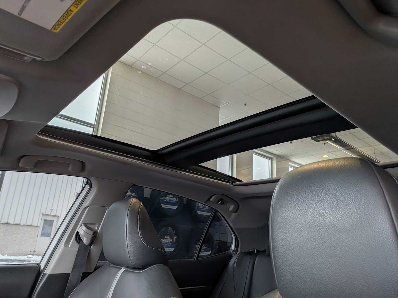 Thumbnail: 2019 Toyota Camry - 18