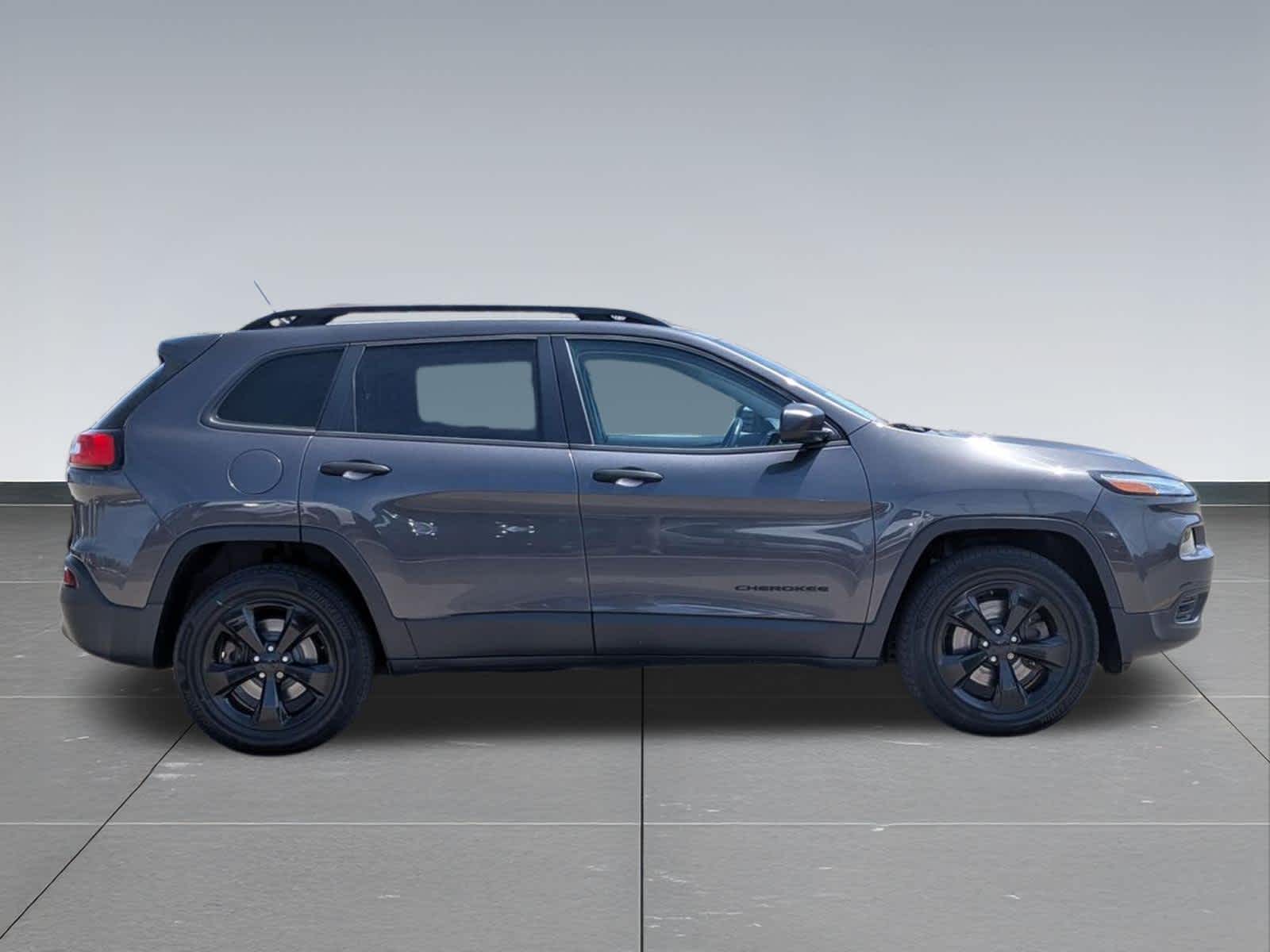 Thumbnail: 2016 Jeep Cherokee - 6