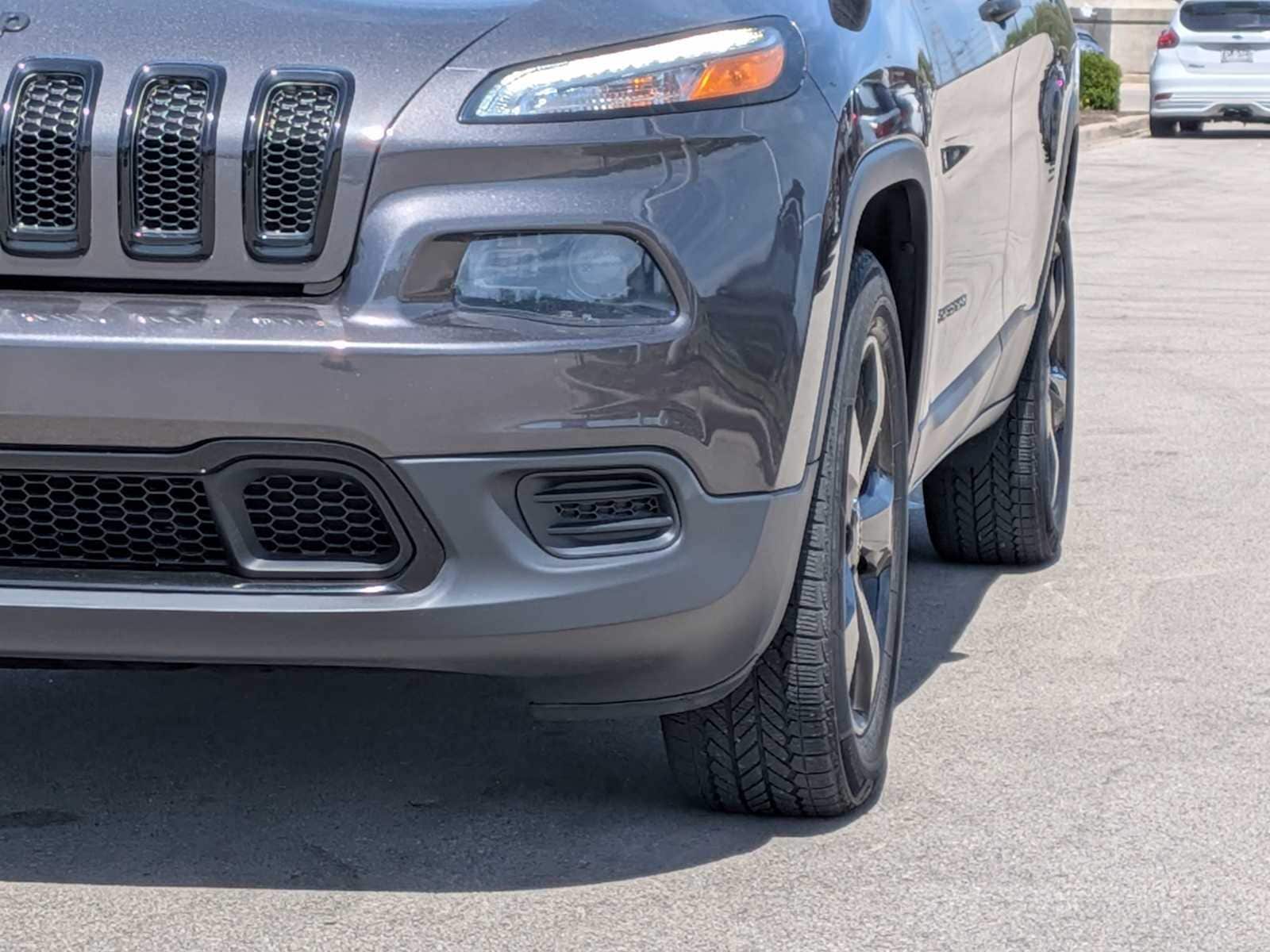 Thumbnail: 2016 Jeep Cherokee - 10