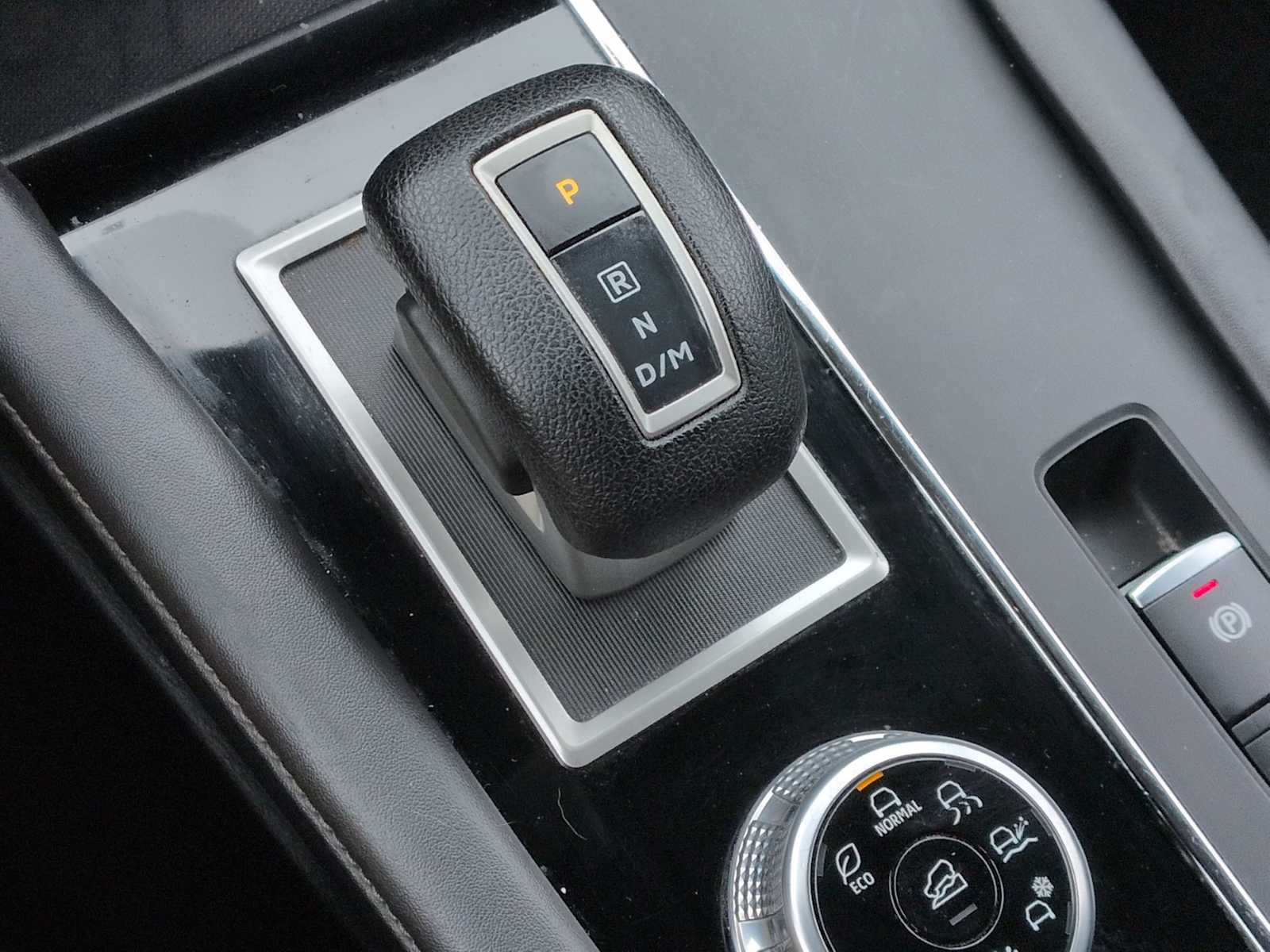 Thumbnail: 2022 Mitsubishi Outlander - 28