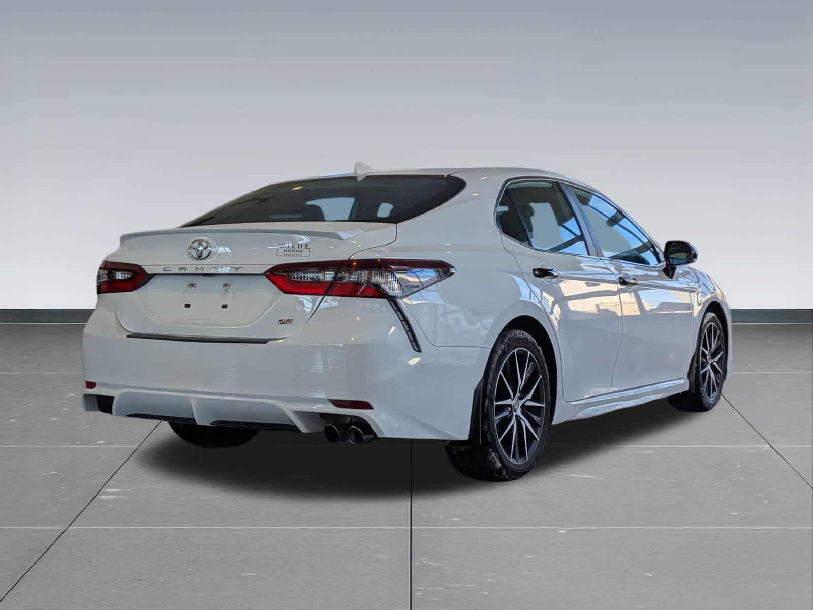 Thumbnail: 2022 Toyota Camry - 6