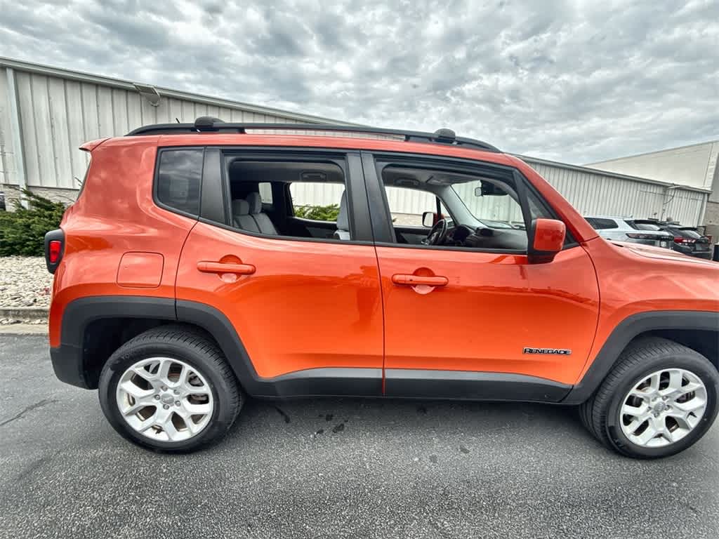 Thumbnail: 2017 Jeep Renegade - 7
