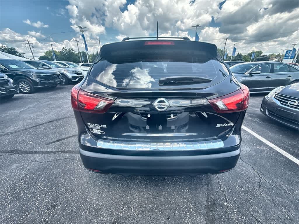 Thumbnail: 2017 Nissan Rogue Sport - 5