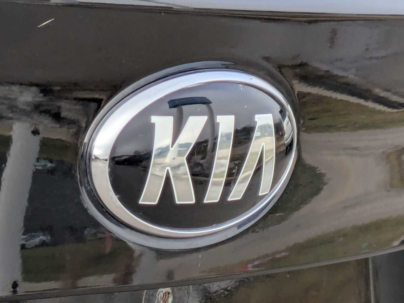 Thumbnail: 2017 Kia Forte - 13