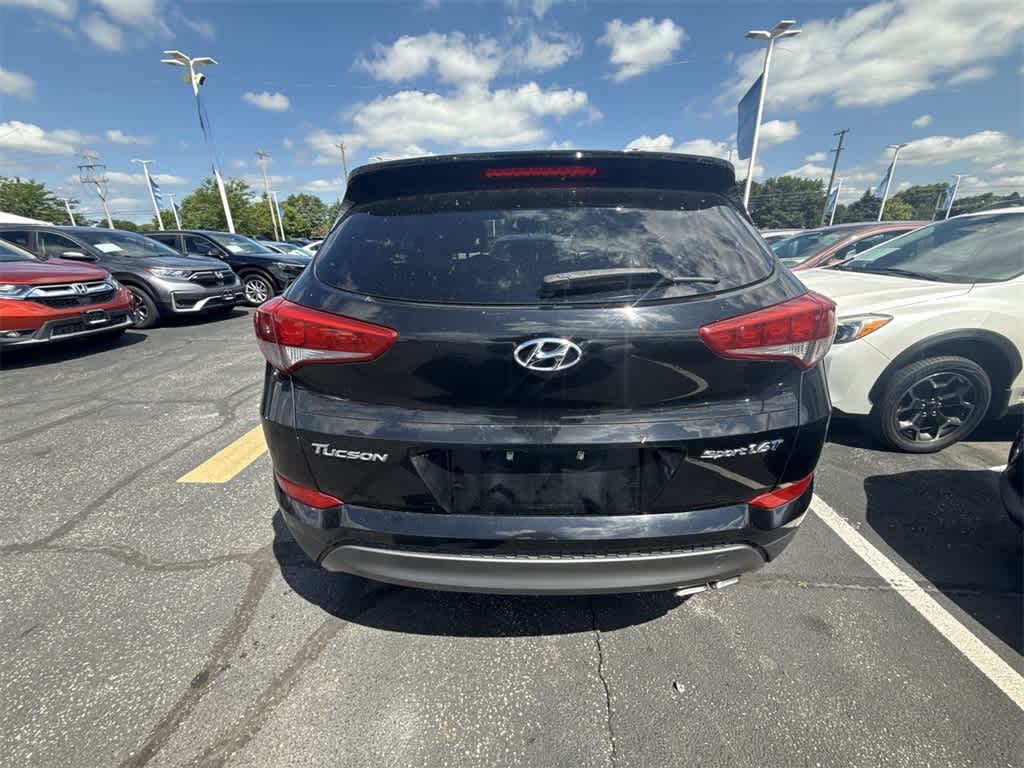 Thumbnail: 2016 Hyundai Tucson - 11