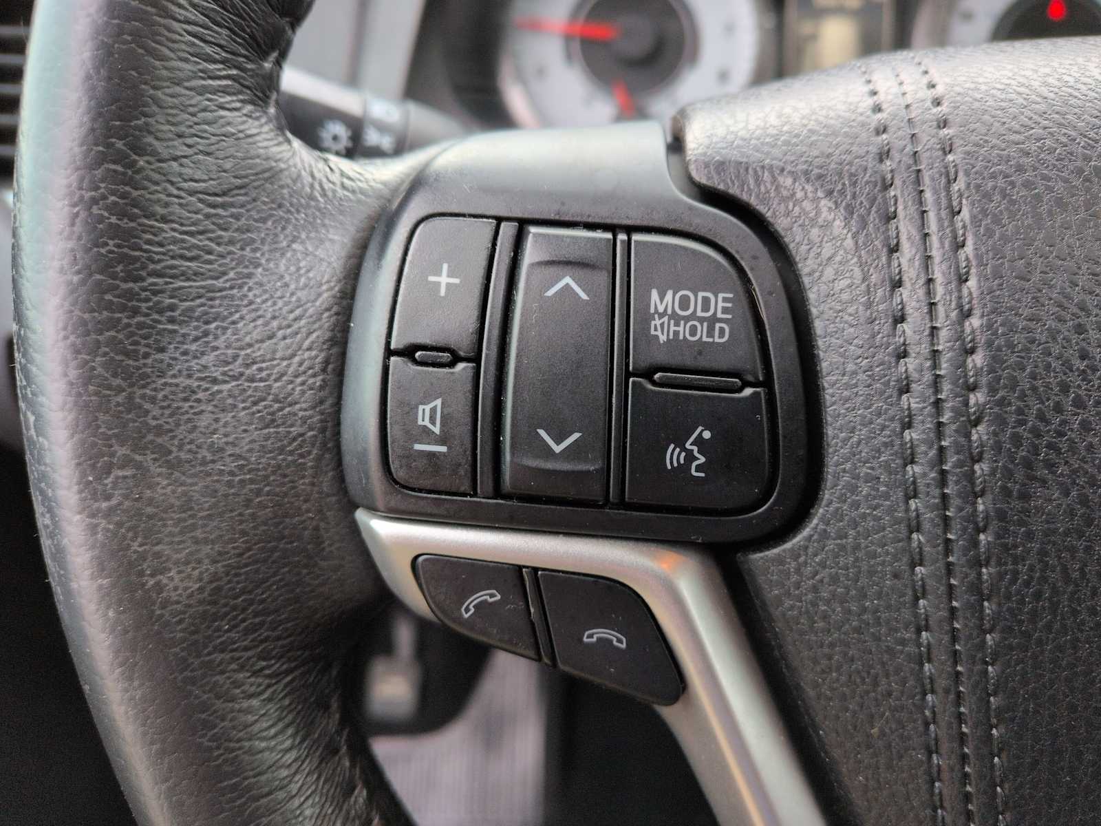 Thumbnail: 2018 Toyota Sienna - 22