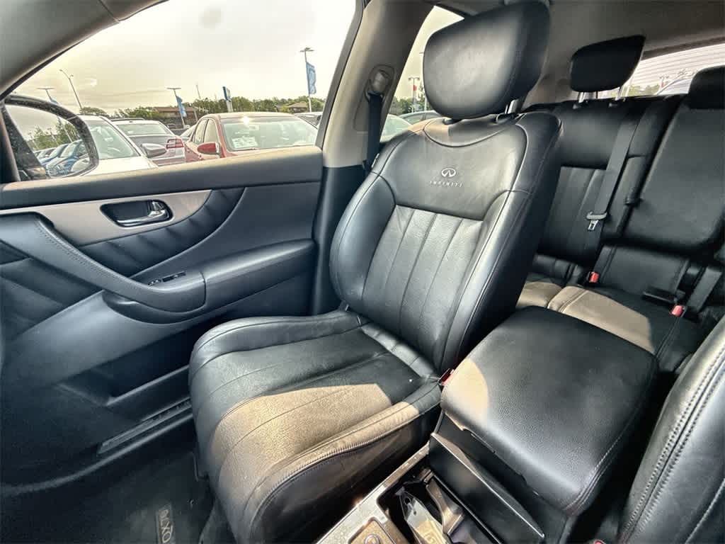 Thumbnail: 2014 INFINITI QX70 - 19
