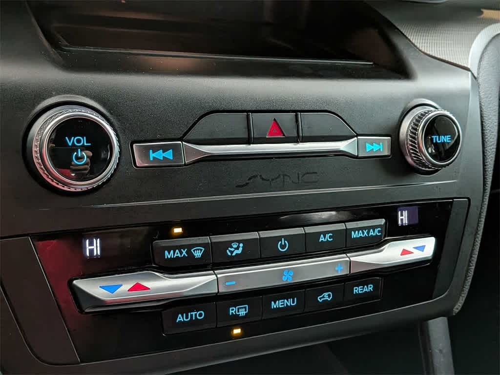 Thumbnail: 2020 Ford Explorer - 29